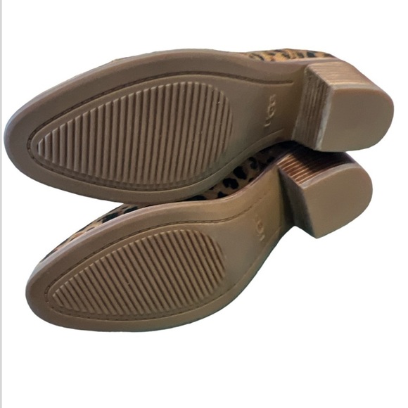 UGG Kingsbury Leopard Bootie - Picture 6 of 8